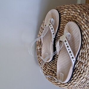 Vionic Womens Vanessa Orthopedic Toe Post‎ Thong Cream Leather Sandals S-9
